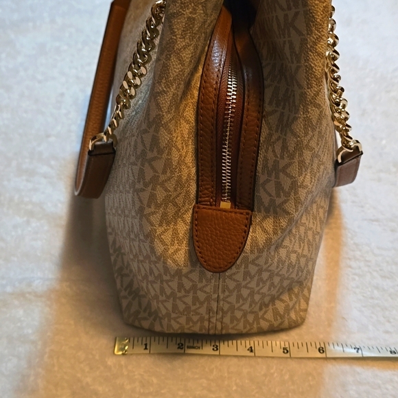 MICHAEL KORS VANILLA LARGE JET SET CHAIN SHOULDER TOTE BAG/ PURSE - Picture 4 of 16